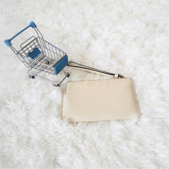 Coach Jes Corner Zip Wristlet Chalk